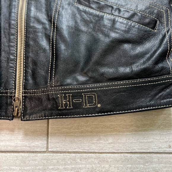 Harley Davidson Leather Motorcycle Jacket w/ Gold Embroidered Angel Wings - Picture 3 of 9